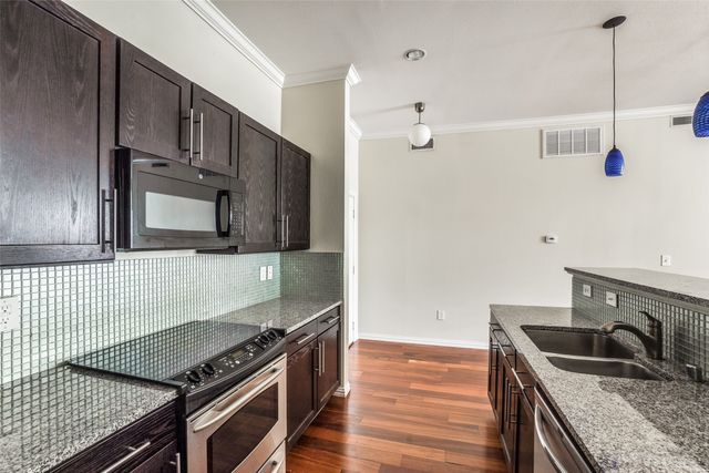 2305 Worthington Street 135, Dallas, TX 75204