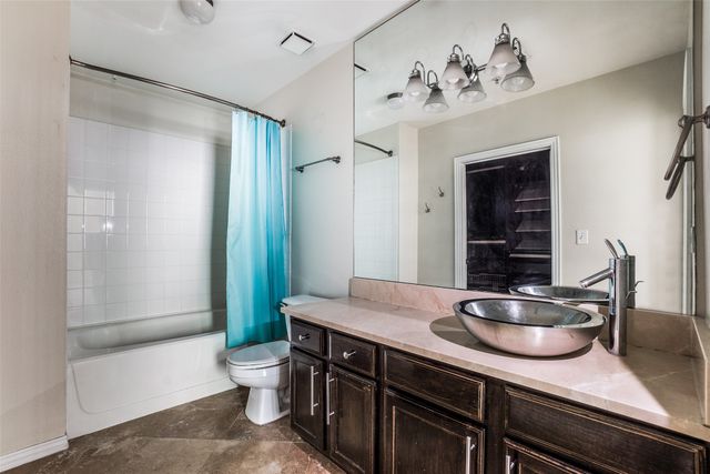 2305 Worthington Street 135, Dallas, TX 75204