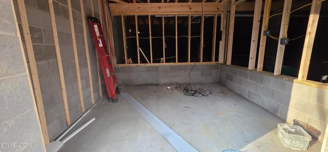 323 Cumberland Cove Rd, Monterey, TN 38574