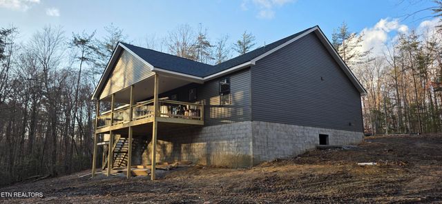 323 Cumberland Cove Rd, Monterey, TN 38574