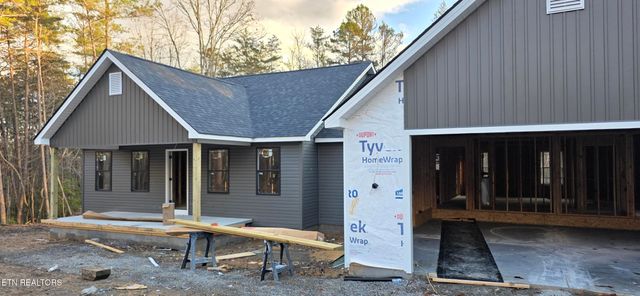 323 Cumberland Cove Rd, Monterey, TN 38574