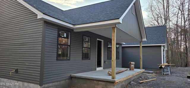 323 Cumberland Cove Rd, Monterey, TN 38574