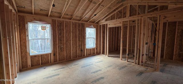 323 Cumberland Cove Rd, Monterey, TN 38574