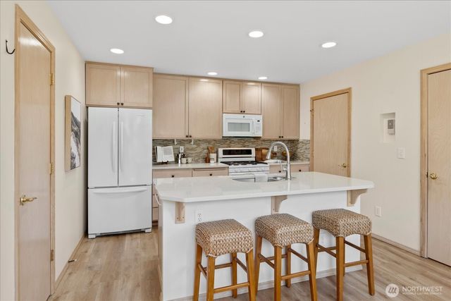 518 4th Avenue S, Edmonds, WA 98020