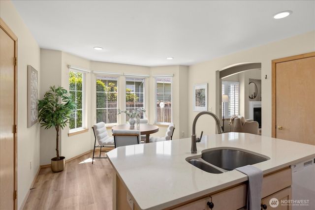 518 4th Avenue S, Edmonds, WA 98020
