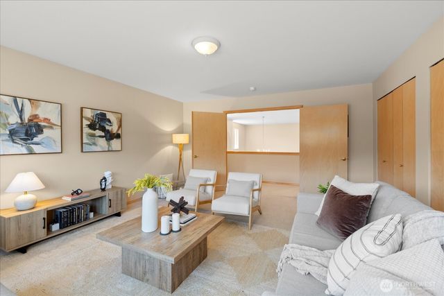 518 4th Avenue S, Edmonds, WA 98020
