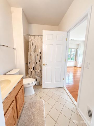 274 Valencia Drive, Monroe, NJ 08831