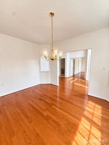 274 Valencia Drive, Monroe, NJ 08831