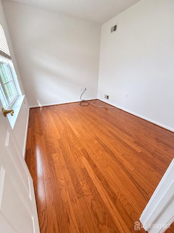 274 Valencia Drive, Monroe, NJ 08831
