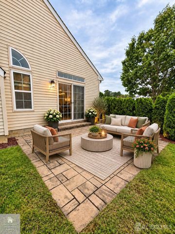 274 Valencia Drive, Monroe, NJ 08831