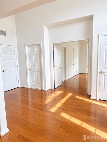 274 Valencia Drive, Monroe, NJ 08831