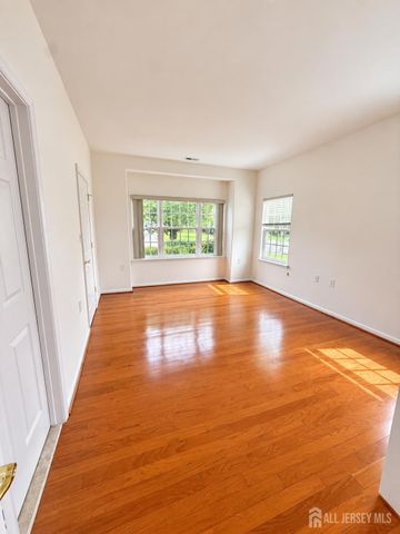 274 Valencia Drive, Monroe, NJ 08831