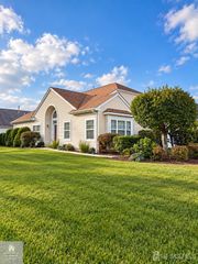 274 Valencia Drive, Monroe, NJ 08831