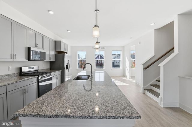 1490 MEADOWLARK GLEN RD, Dumfries, VA 22026