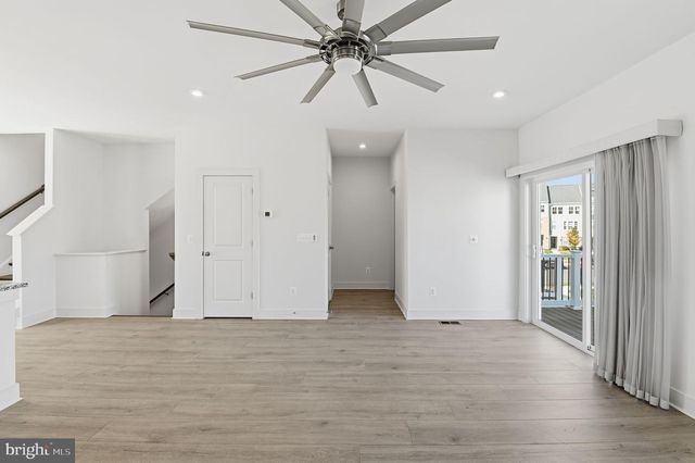 1490 MEADOWLARK GLEN RD, Dumfries, VA 22026