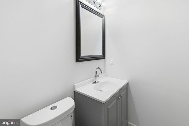 1490 MEADOWLARK GLEN RD, Dumfries, VA 22026