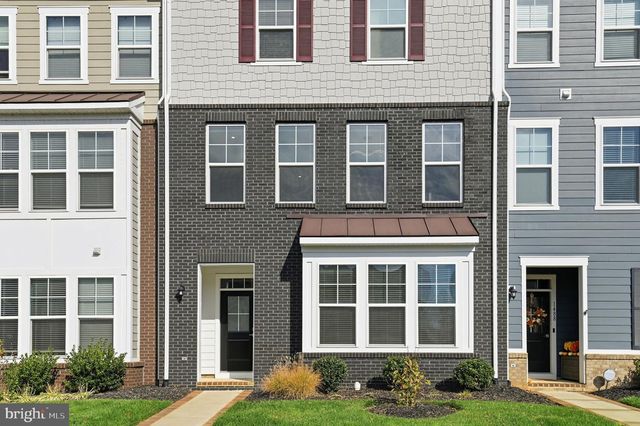 1490 MEADOWLARK GLEN RD, Dumfries, VA 22026