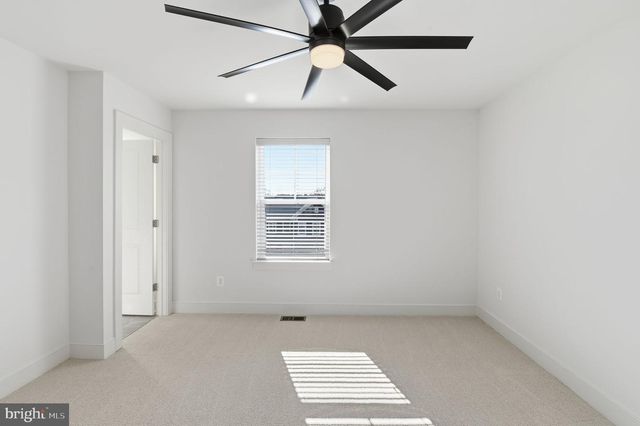 1490 MEADOWLARK GLEN RD, Dumfries, VA 22026