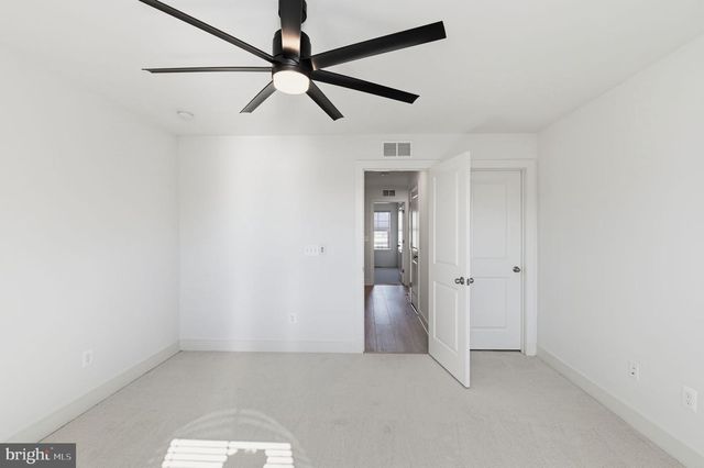 1490 MEADOWLARK GLEN RD, Dumfries, VA 22026