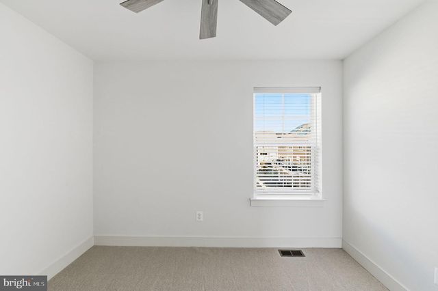 1490 MEADOWLARK GLEN RD, Dumfries, VA 22026