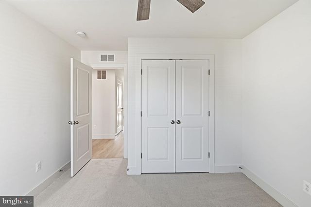 1490 MEADOWLARK GLEN RD, Dumfries, VA 22026