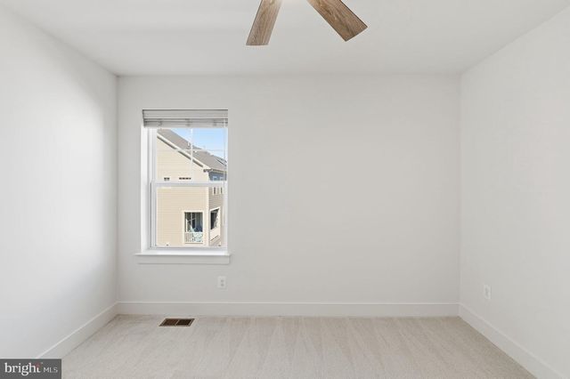 1490 MEADOWLARK GLEN RD, Dumfries, VA 22026