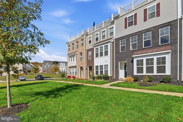 1490 MEADOWLARK GLEN RD, Dumfries, VA 22026