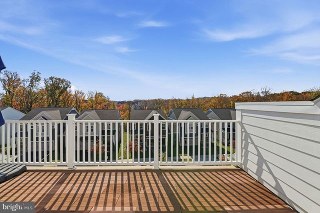 1490 MEADOWLARK GLEN RD, Dumfries, VA 22026