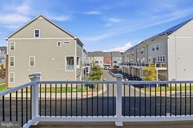 1490 MEADOWLARK GLEN RD, Dumfries, VA 22026