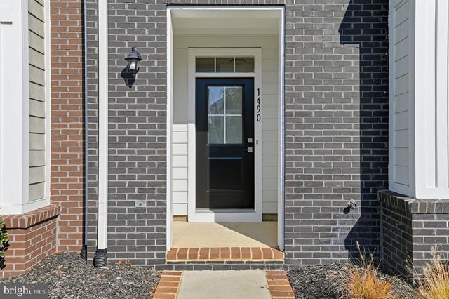 1490 MEADOWLARK GLEN RD, Dumfries, VA 22026