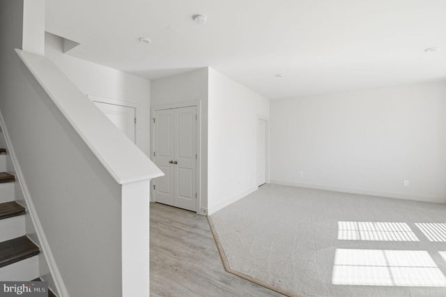 1490 MEADOWLARK GLEN RD, Dumfries, VA 22026