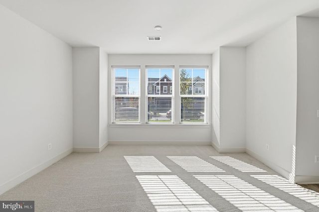 1490 MEADOWLARK GLEN RD, Dumfries, VA 22026