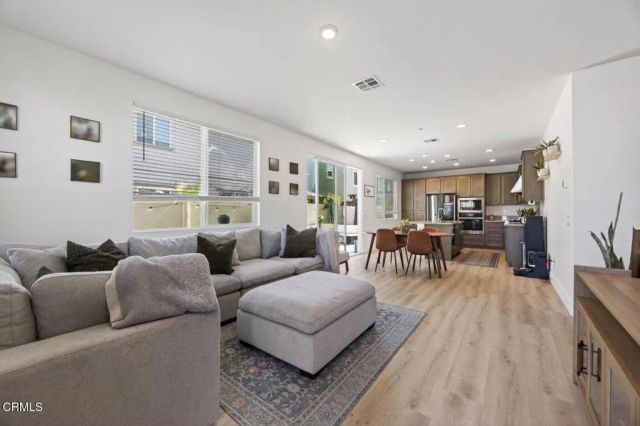 1936 Tangelo Way, Santa Paula, CA 93060