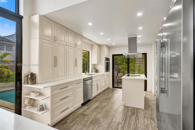 13740 SW 18th St, Miami, FL 33175