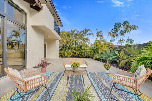 13740 SW 18th St, Miami, FL 33175