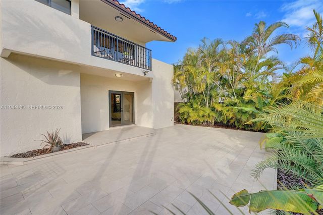 13740 SW 18th St, Miami, FL 33175