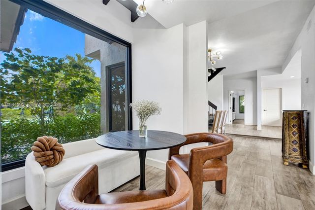 13740 SW 18th St, Miami, FL 33175