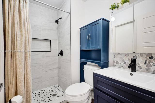 13740 SW 18th St, Miami, FL 33175