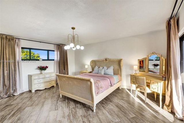 13740 SW 18th St, Miami, FL 33175