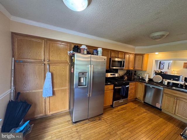 -43 CONSTITUTION CT., Wayne, PA 19087