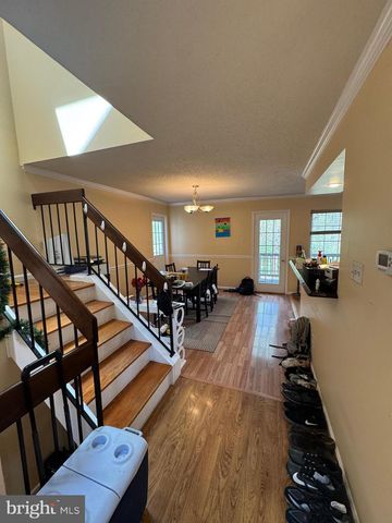 -43 CONSTITUTION CT., Wayne, PA 19087