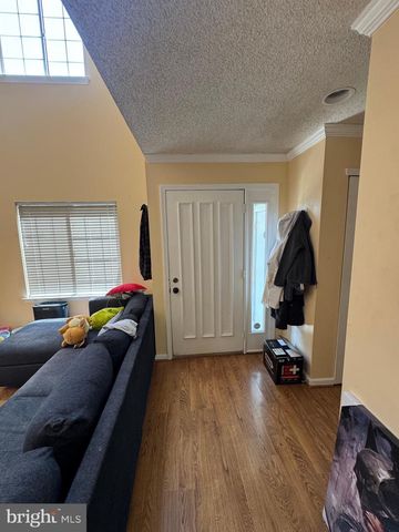 -43 CONSTITUTION CT., Wayne, PA 19087
