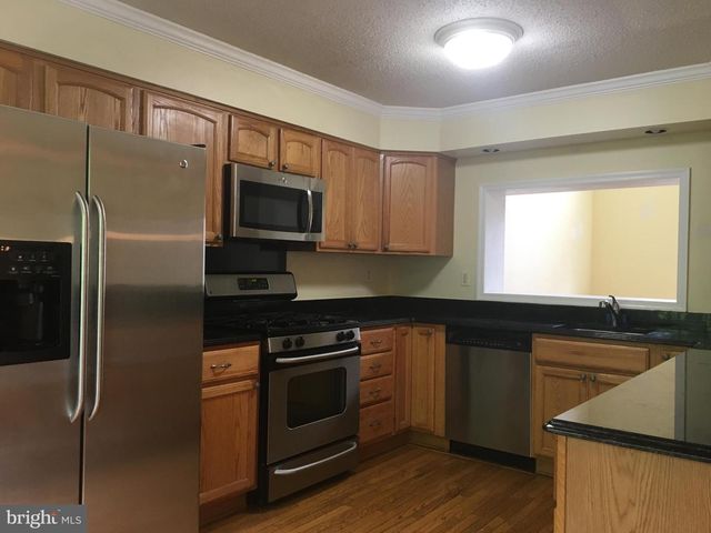 -43 CONSTITUTION CT., Wayne, PA 19087