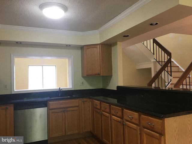 -43 CONSTITUTION CT., Wayne, PA 19087