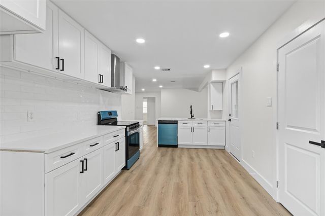 1005 Mobile Drive, Pasadena, TX 77506