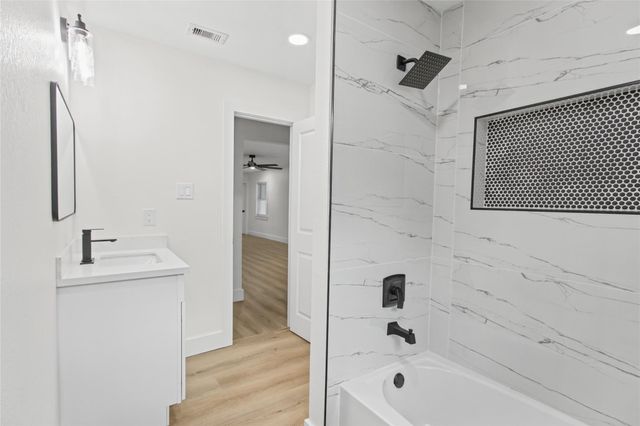 1005 Mobile Drive, Pasadena, TX 77506