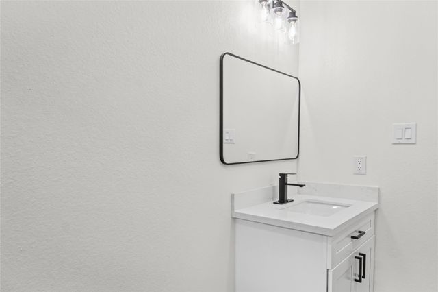 1005 Mobile Drive, Pasadena, TX 77506
