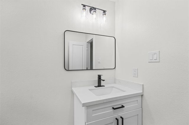 1005 Mobile Drive, Pasadena, TX 77506