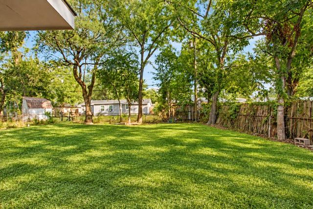 1005 Mobile Drive, Pasadena, TX 77506