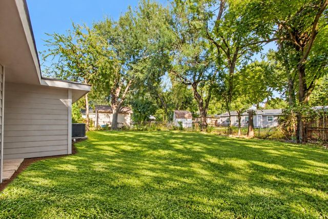 1005 Mobile Drive, Pasadena, TX 77506